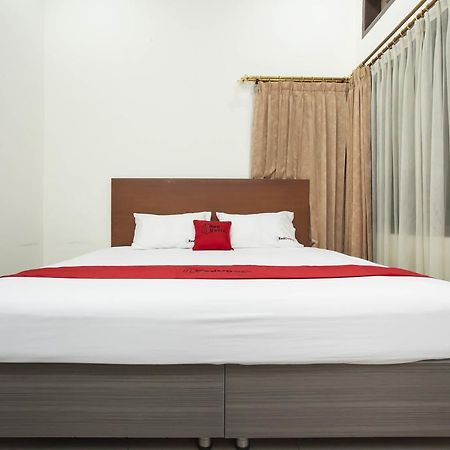 Reddoorz Near Balai Kota Surabaya Otel Dış mekan fotoğraf